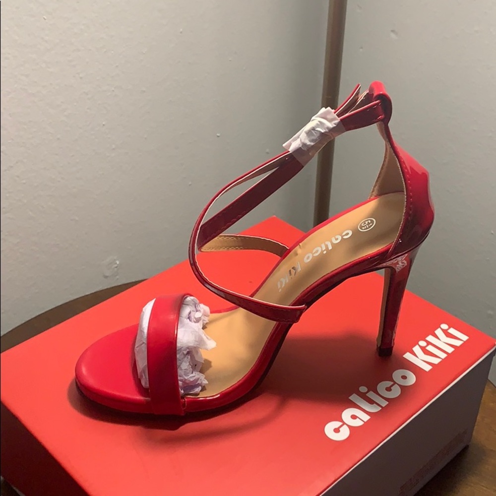 Heel pumps